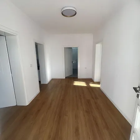 House Apartment *